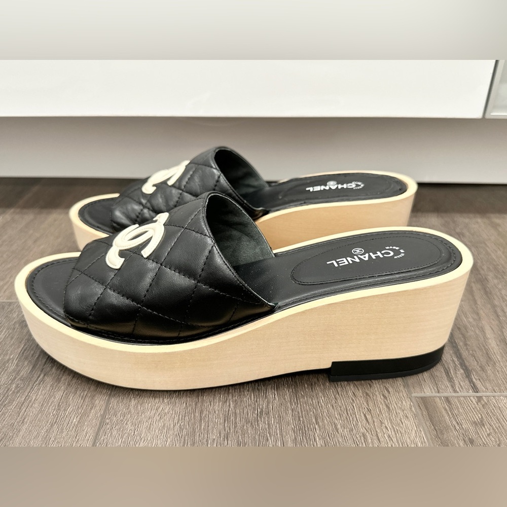 CHANEL WOODEN Platform WEDGES SLIDES. SIZE 42 - Picture 9 of 15